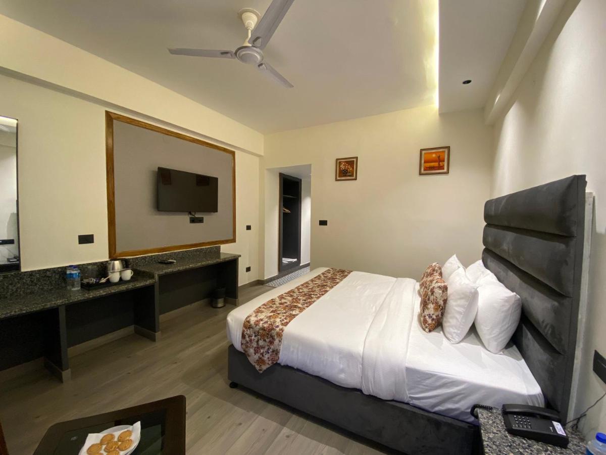 Click Sunburry Hotel Katra Katra  Dış mekan fotoğraf